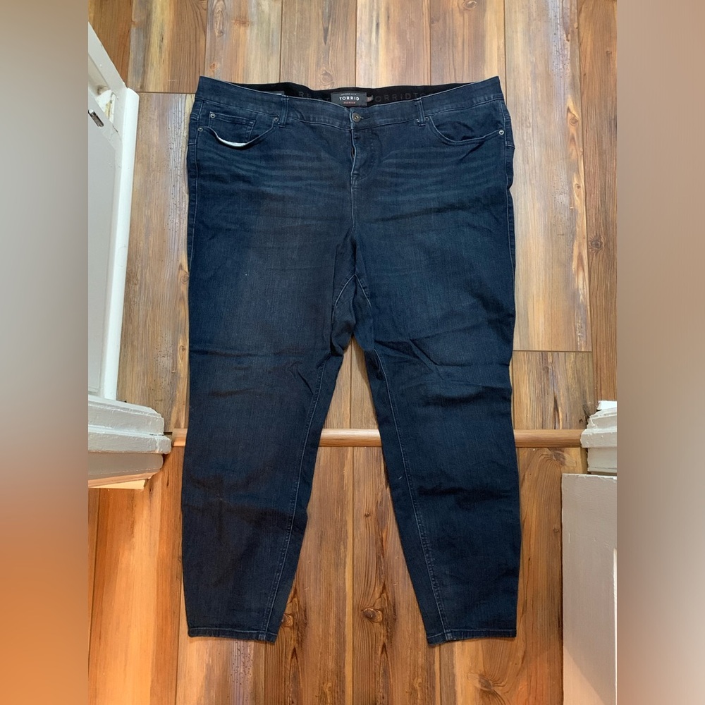 Torrid bombshell skinny jeans size 26